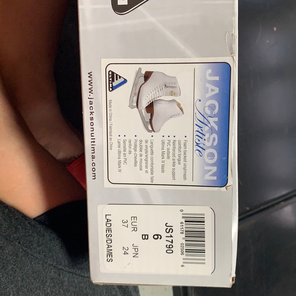 Iceskates Jackson artiste Size 6 US.